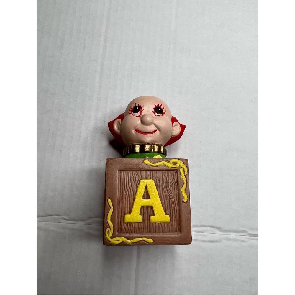 Vintage clown in alphabet block - Picture 2 of 10